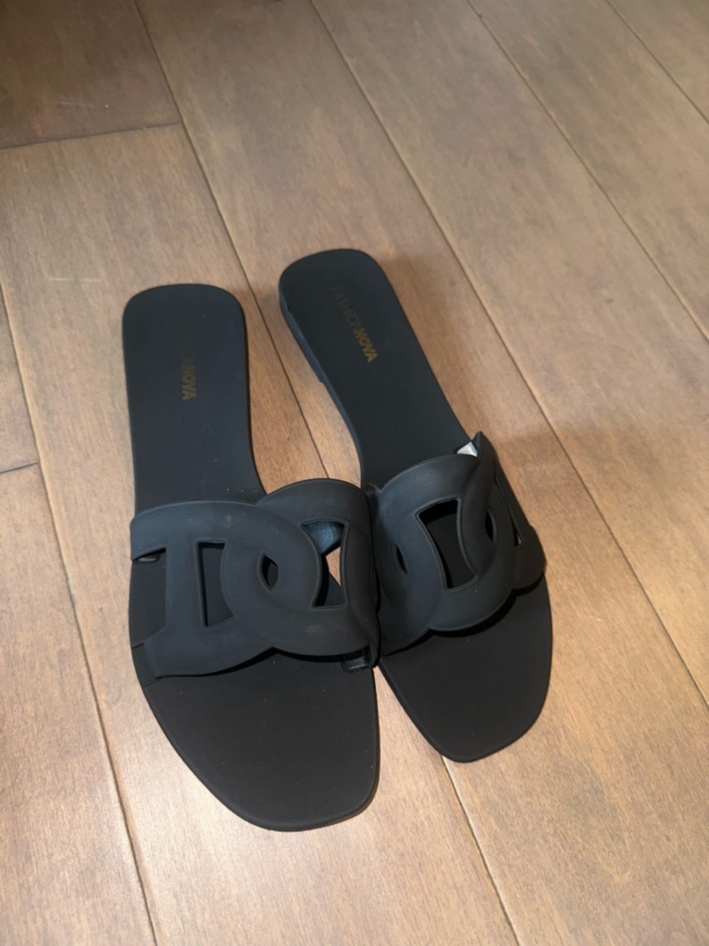 Fashion Nova Flat Slide Sandals (size 9)